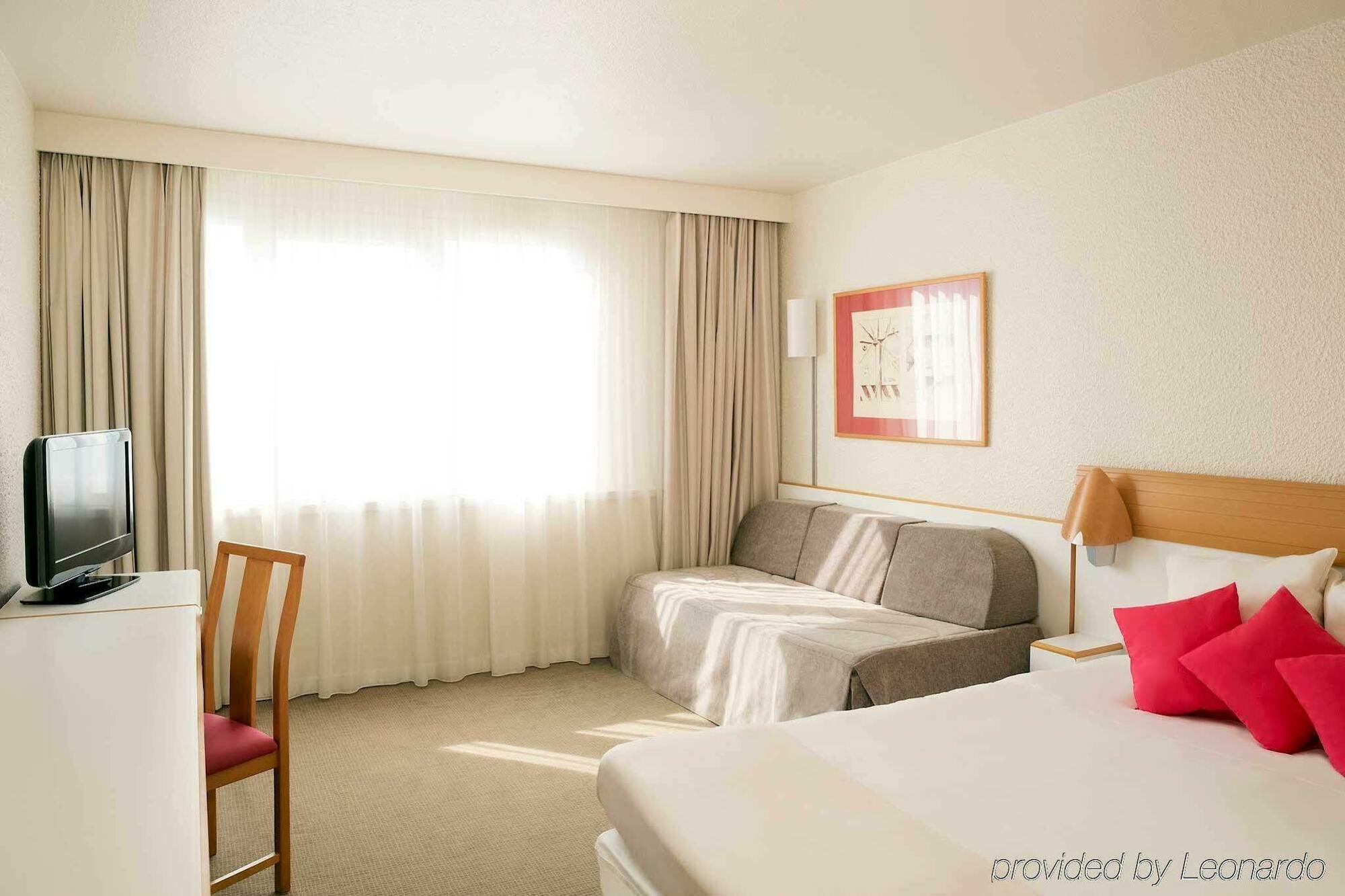Novotel Limoges Le Lac Exterior photo